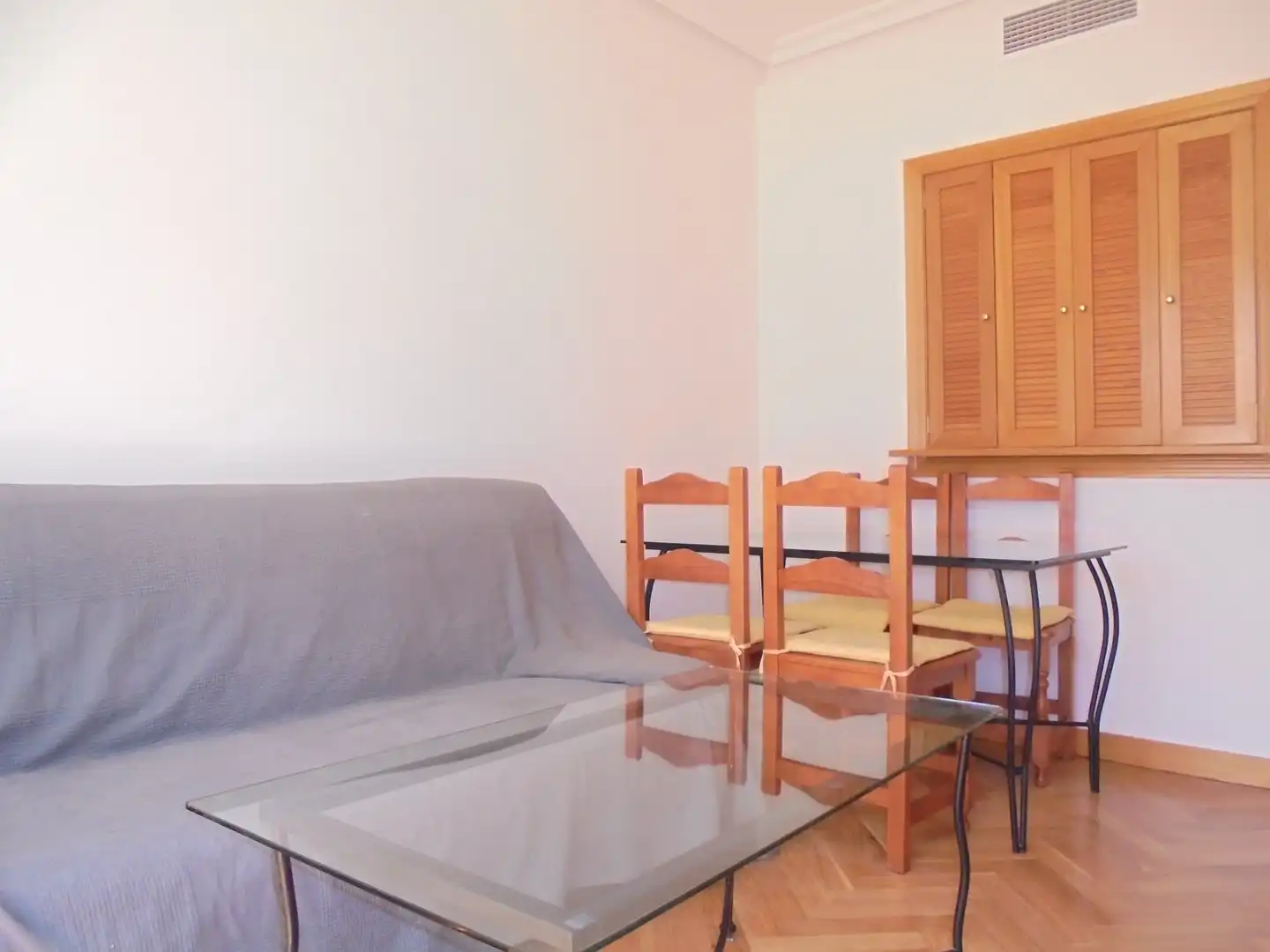 Sala de estar de Piso de alquiler en Madrid con Aire acondicionado, Calefacción y Trastero