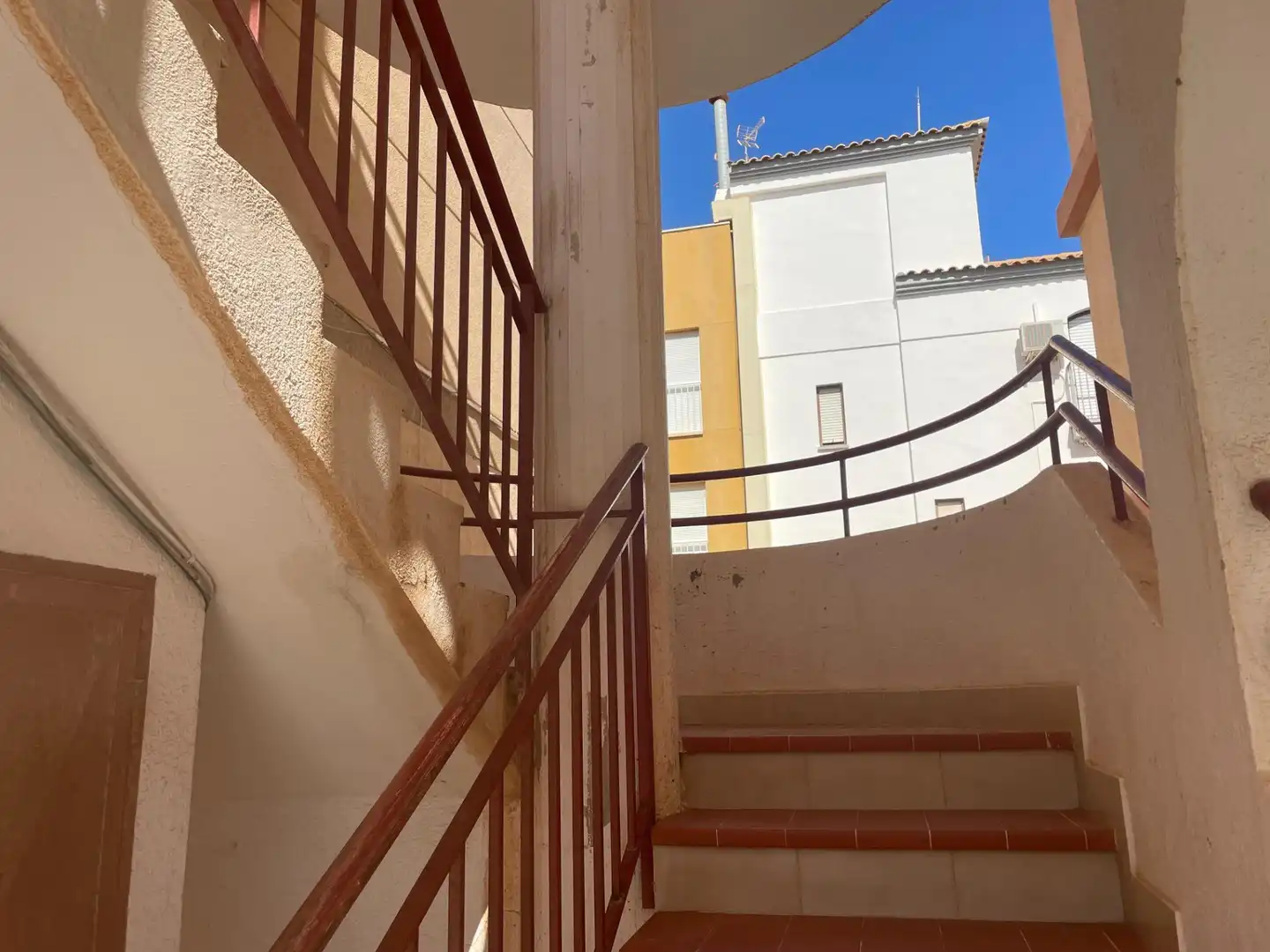 Vista exterior de Apartamento de alquiler en Águilas con Balcón