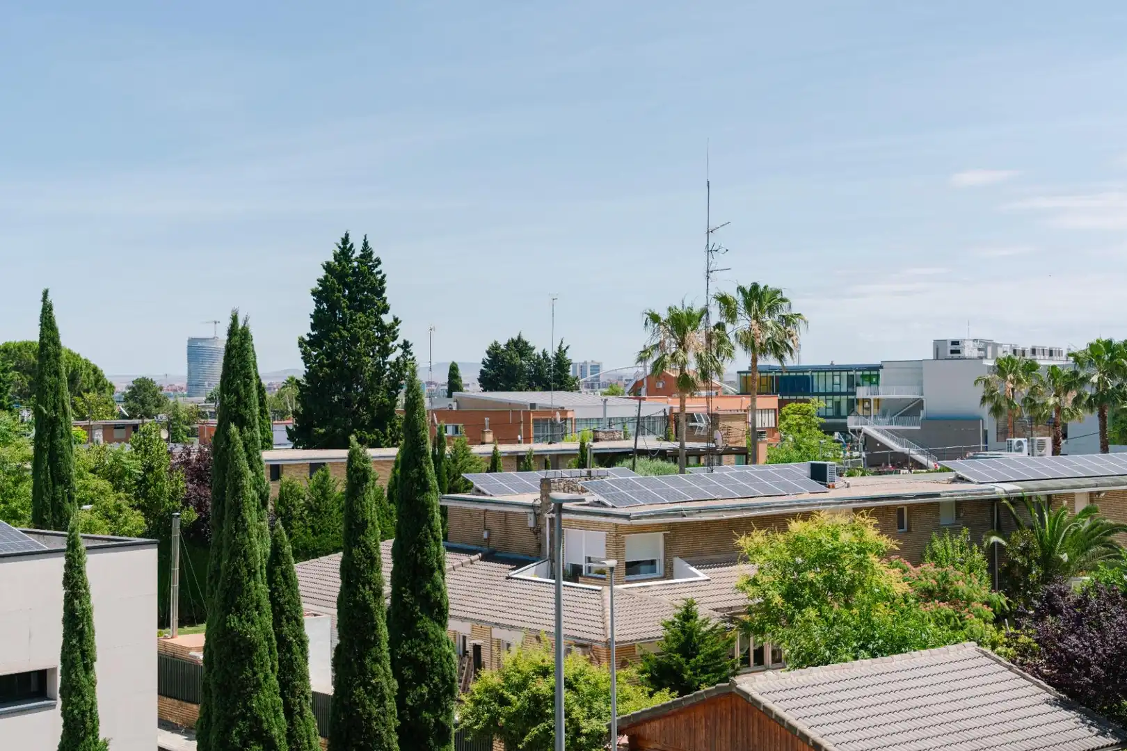 Exterior view of Duplexes for sale in Zaragoza  with Heating, Furnished and Balcony
