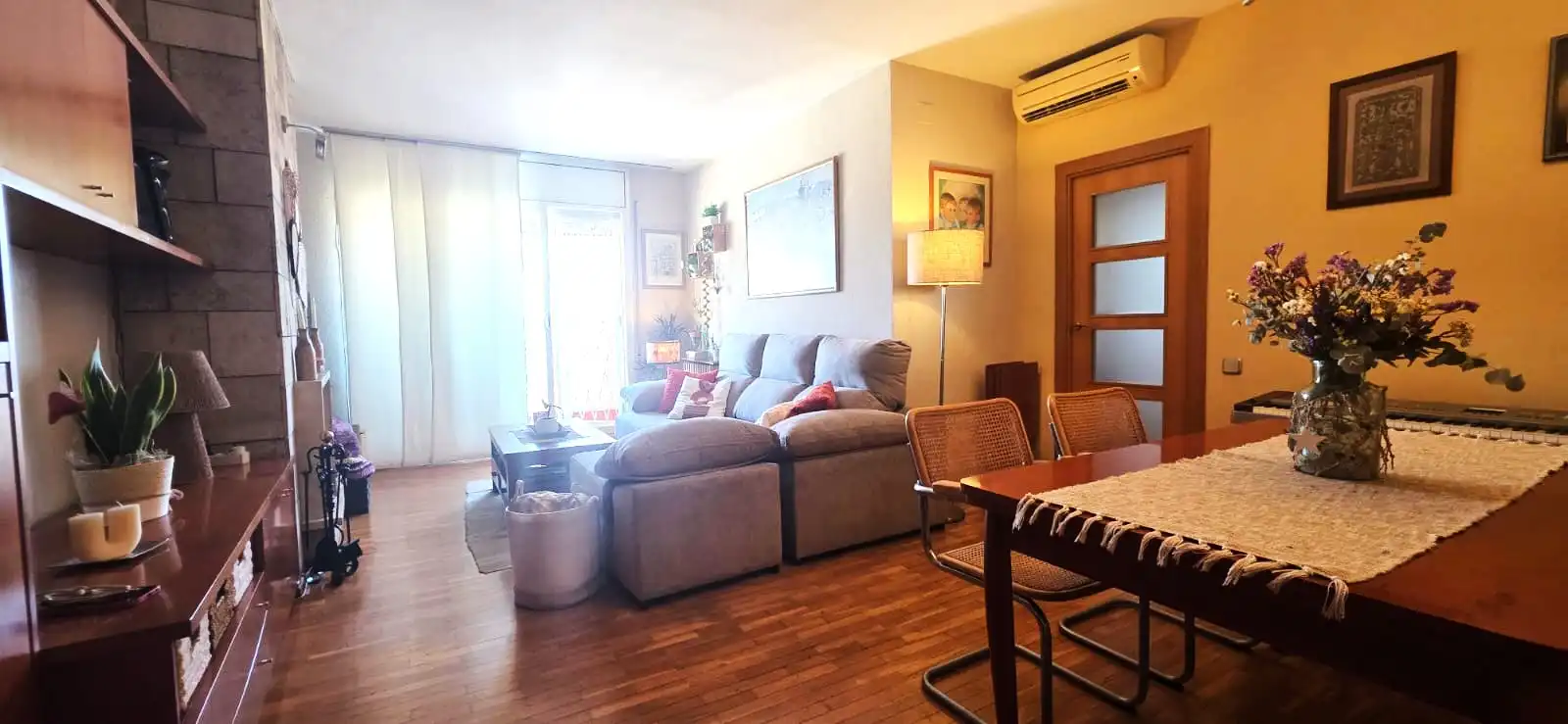 Sala d'estar de Àtic en venda en Eixample