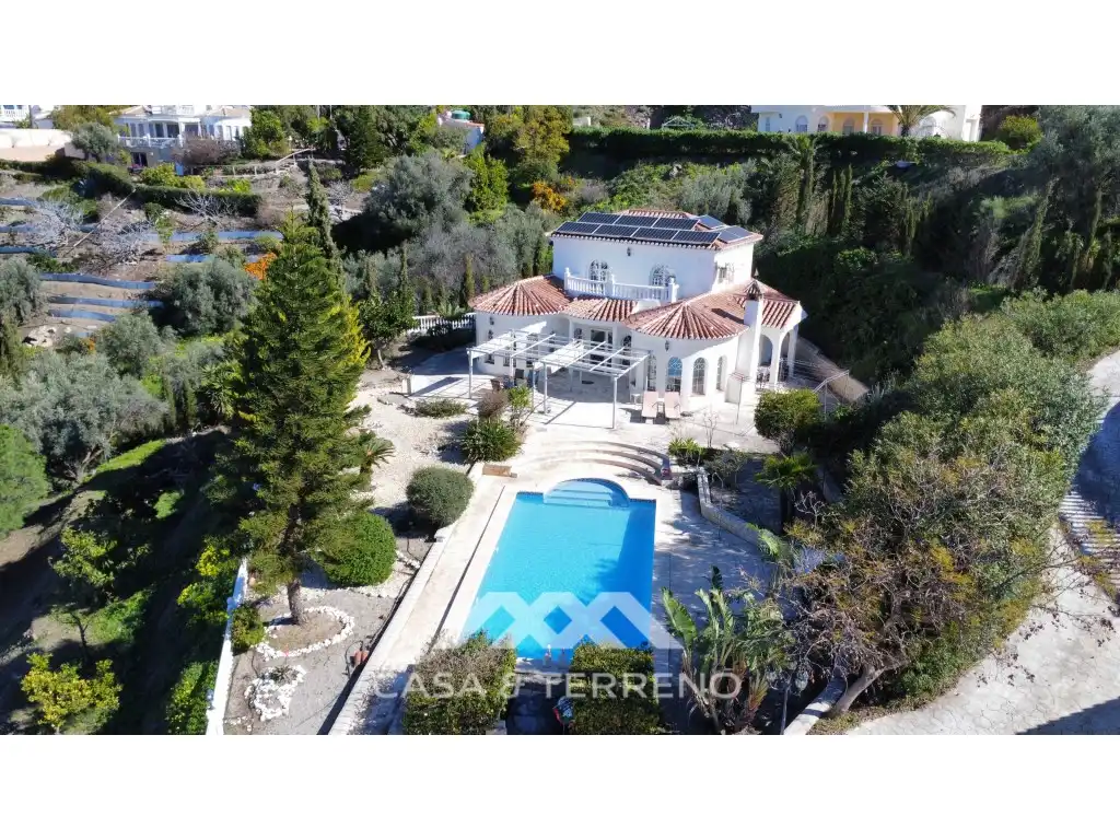 Vista exterior de Casa o chalet en venta en Algarrobo con Aire acondicionado, Jardín privado y Terraza