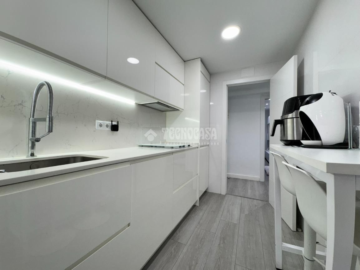 Kitchen of Flat for sale in San Sebastián de los Reyes  with Air Conditioner, Heating and Terrace