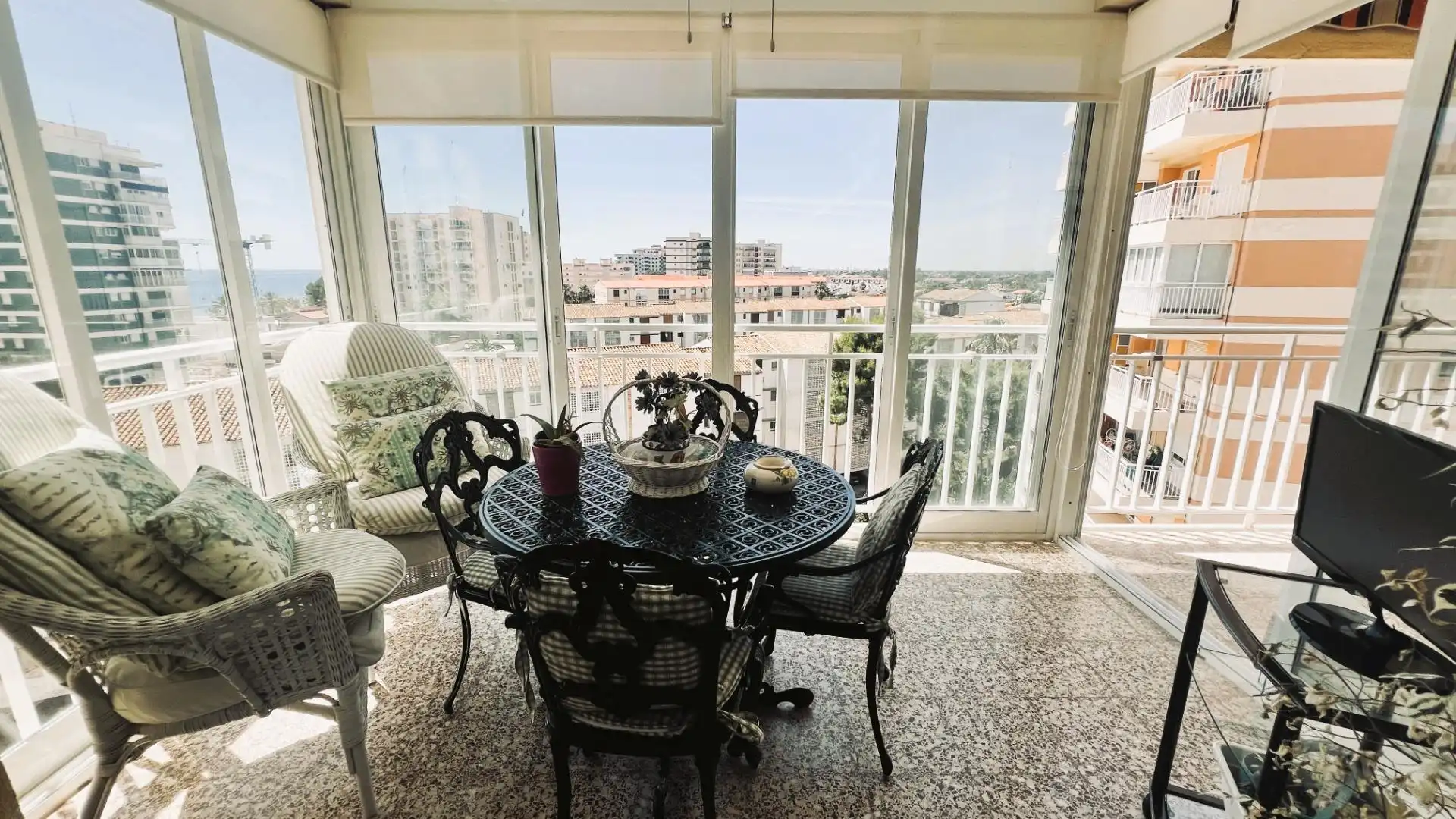 Terrasse von Wohnungen zum Verkauf in Benicasim / Benicàssim mit Privatgarten, Terrasse und Abstellraum