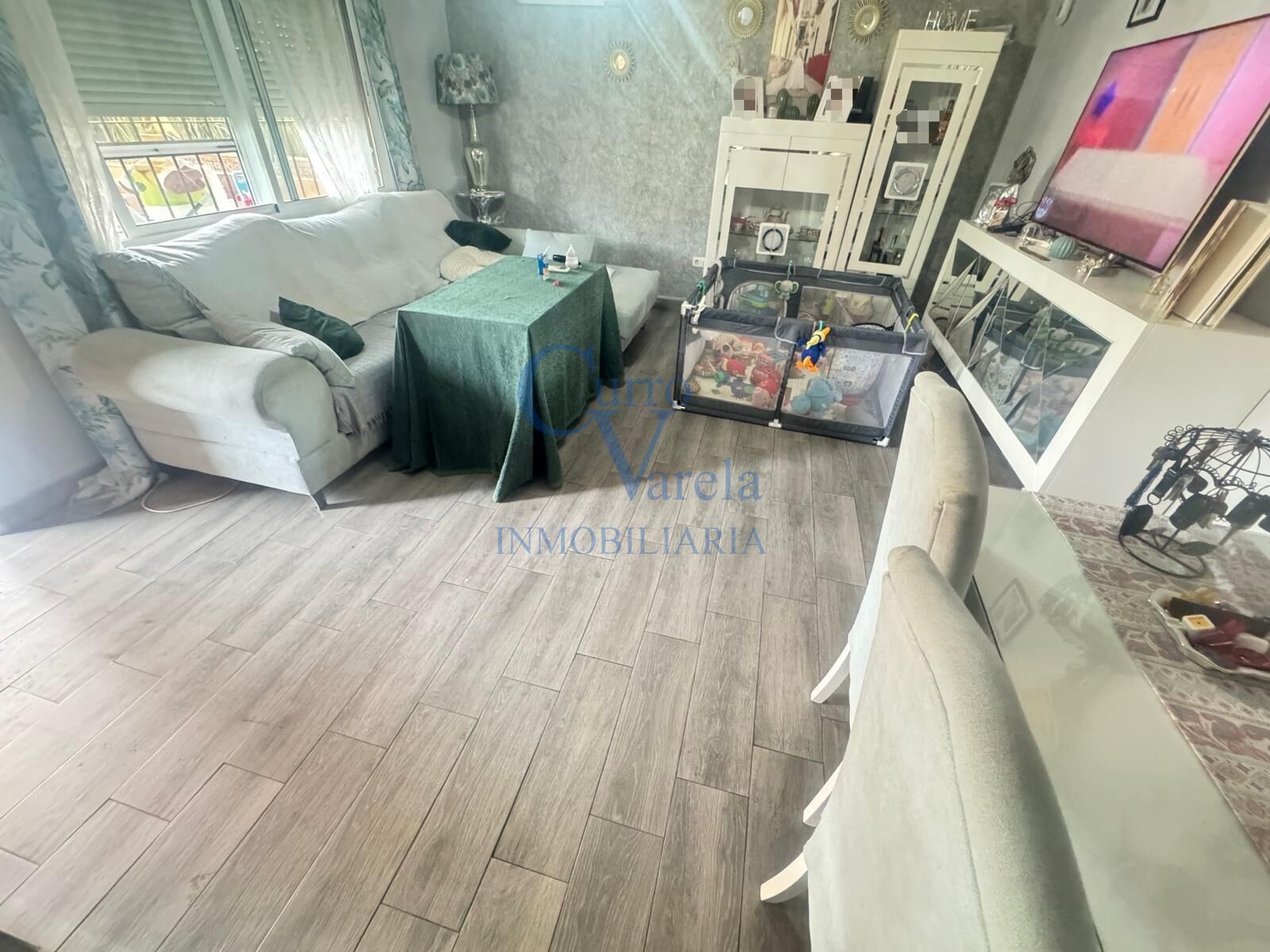 Sala de estar de Dúplex en venta en Dos Hermanas con Aire acondicionado, Trastero y Piscina comunitaria