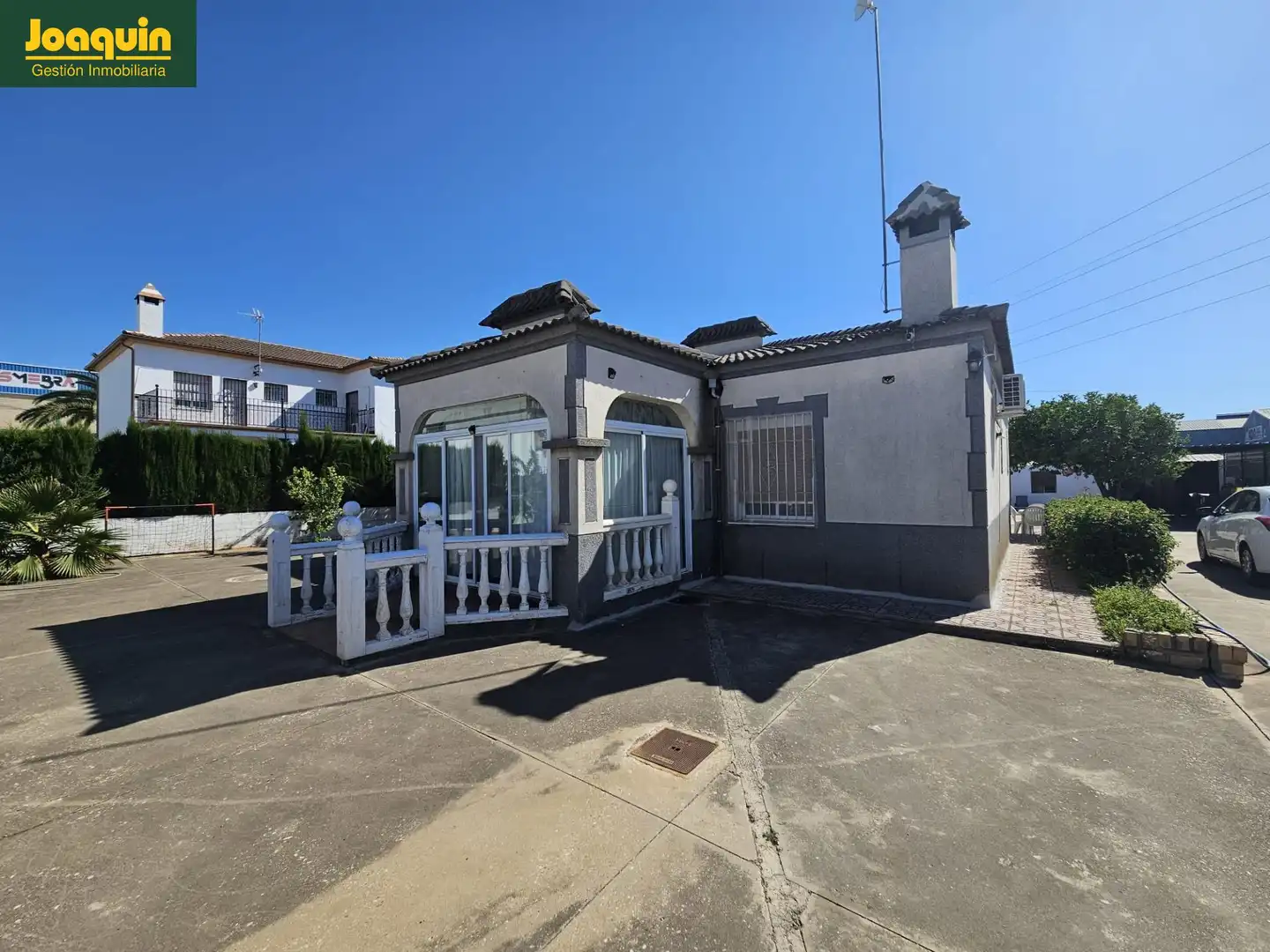 Vista exterior de Casa o xalet en venda en Córdoba amb Aire condicionat, Traster i Piscina