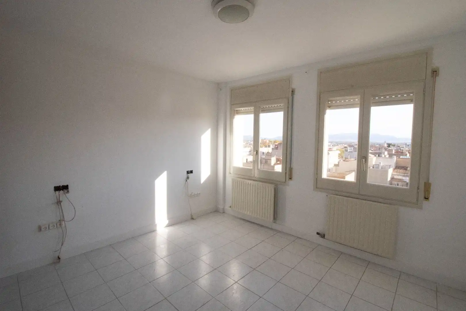 Flat for sale in Salvador Dalí, Eixample - Horta Capallera