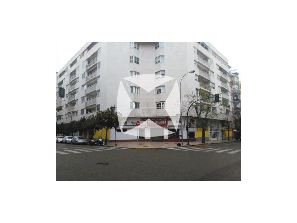 Local de alquiler en Calle Antonio Montero Moreno, Pardaleras