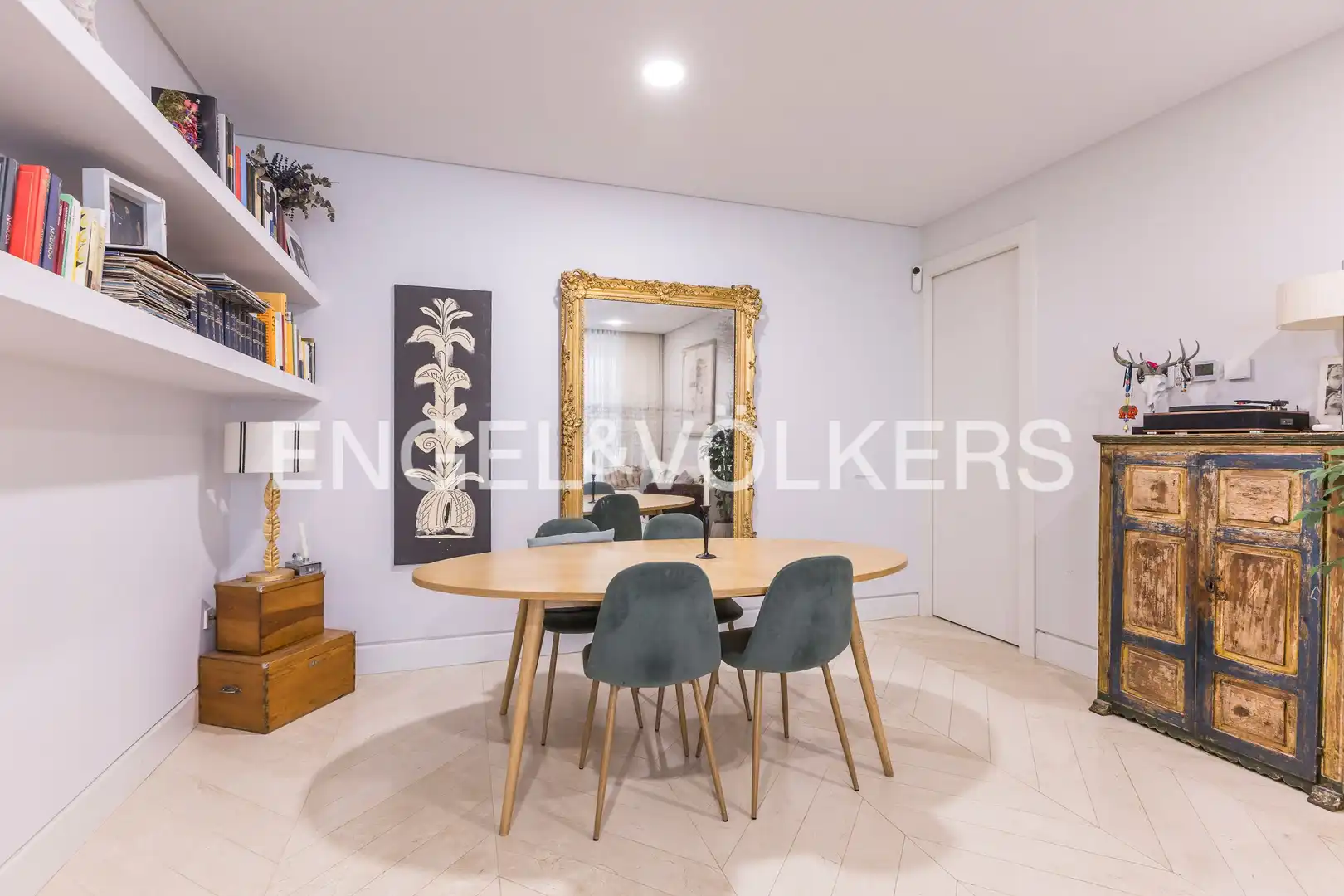 Menjador de Apartament en venda en Madrid amb Calefacció, Jardí privat i Traster