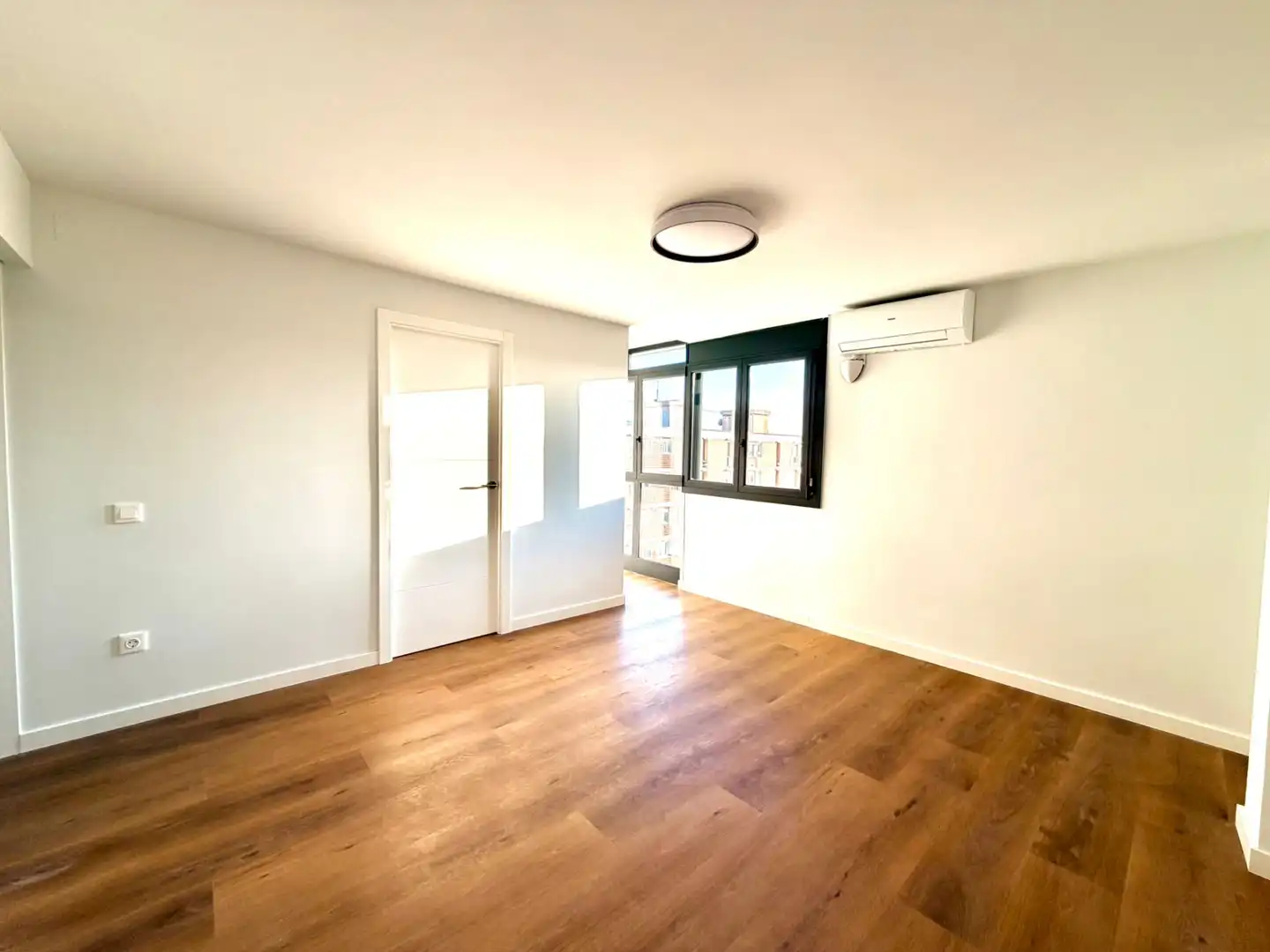 Bedroom of Flat for sale in Sant Adrià de Besòs  with Air Conditioner, Heating and Parquet flooring