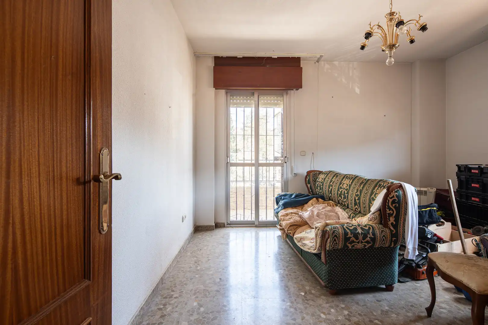 Wohnzimmer von Einfamilien-Reihenhaus zum Verkauf in Granada mit Klimaanlage, Privatgarten und Terrasse