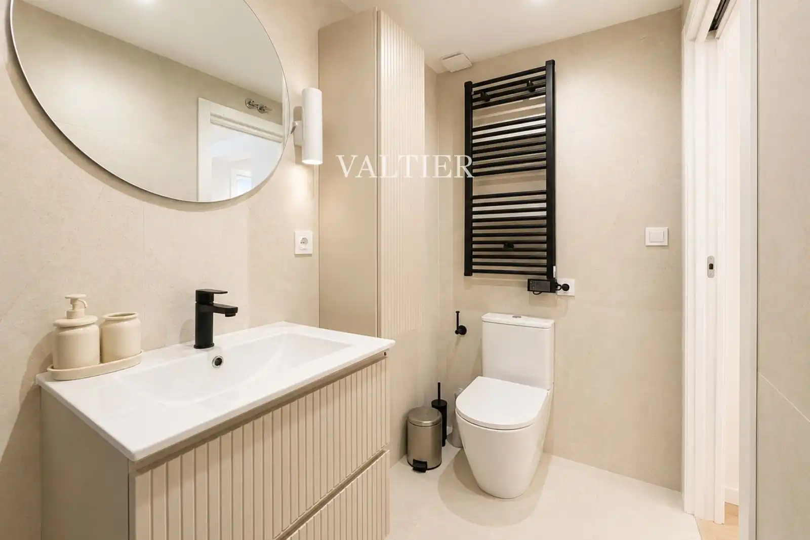 Badezimmer von Wohnung zur Miete in Madrid mit Klimaanlage, Heizung und Möbliert