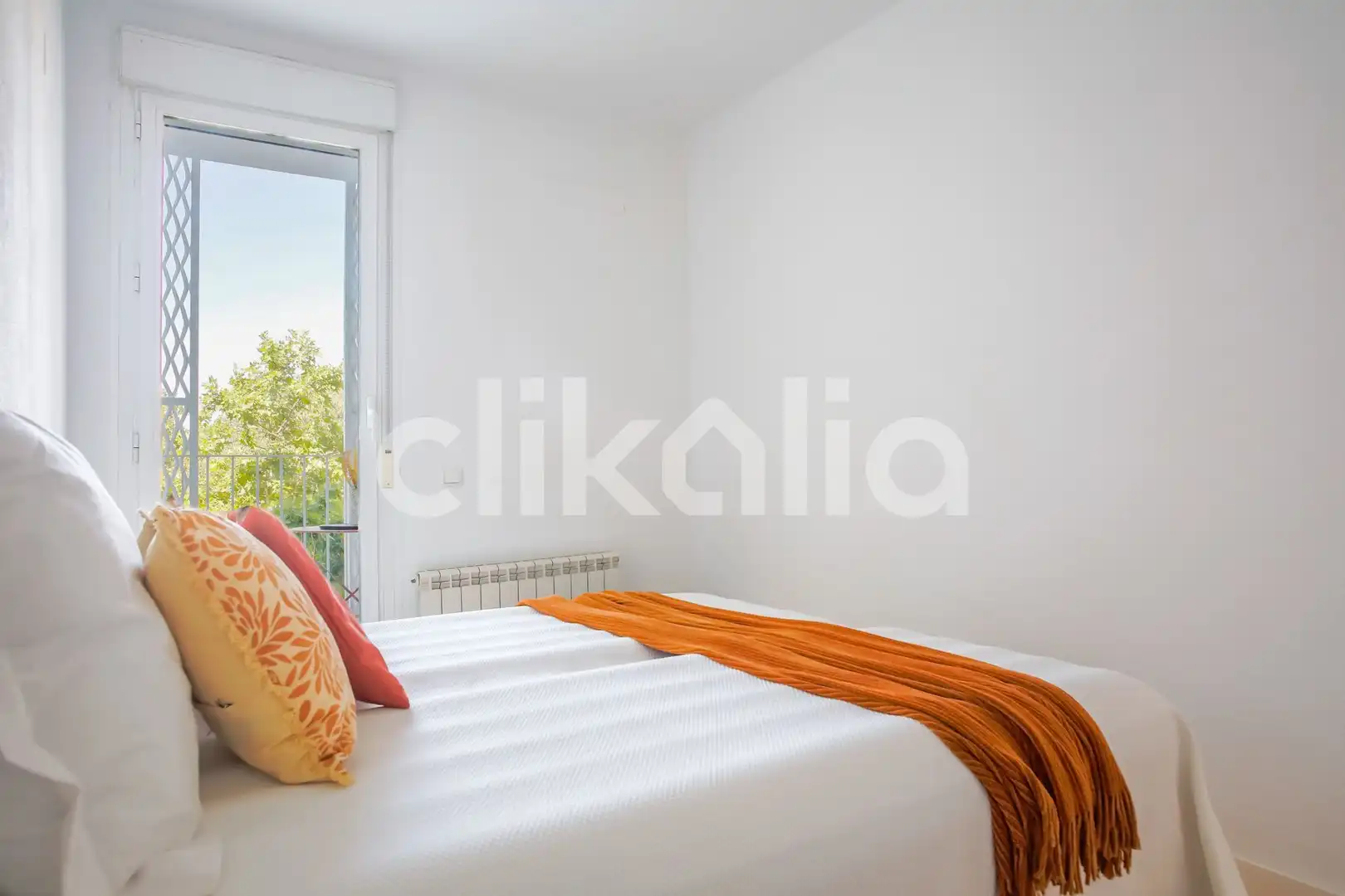 Bedroom of Flat for sale in Madrid  with Heating, Terrace and Storage room