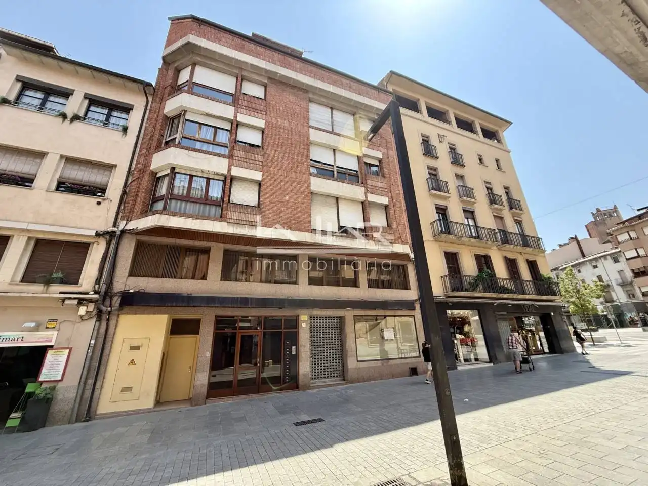 Außenansicht von Wohnung zur Miete in Vic mit Heizung und Balkon