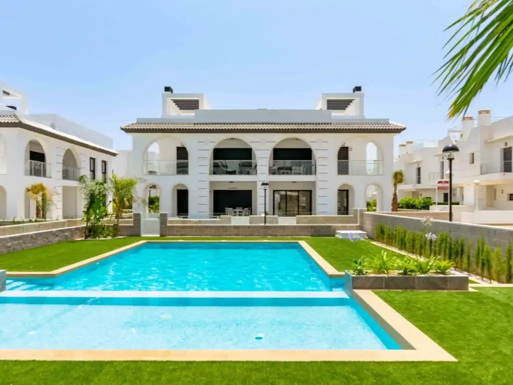 Vista exterior de Ático en venta en Rojales con Aire acondicionado, Jardín privado y Amueblado
