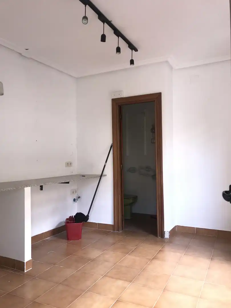 Habitación de Casa adosada en venta en Plasencia con Aire acondicionado, Calefacción y Jardín privado
