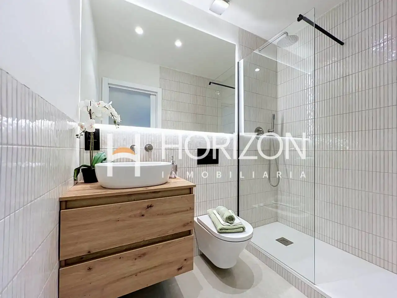 Badezimmer von Wohnung zum Verkauf in Barcelona mit Klimaanlage, Heizung und Möbliert