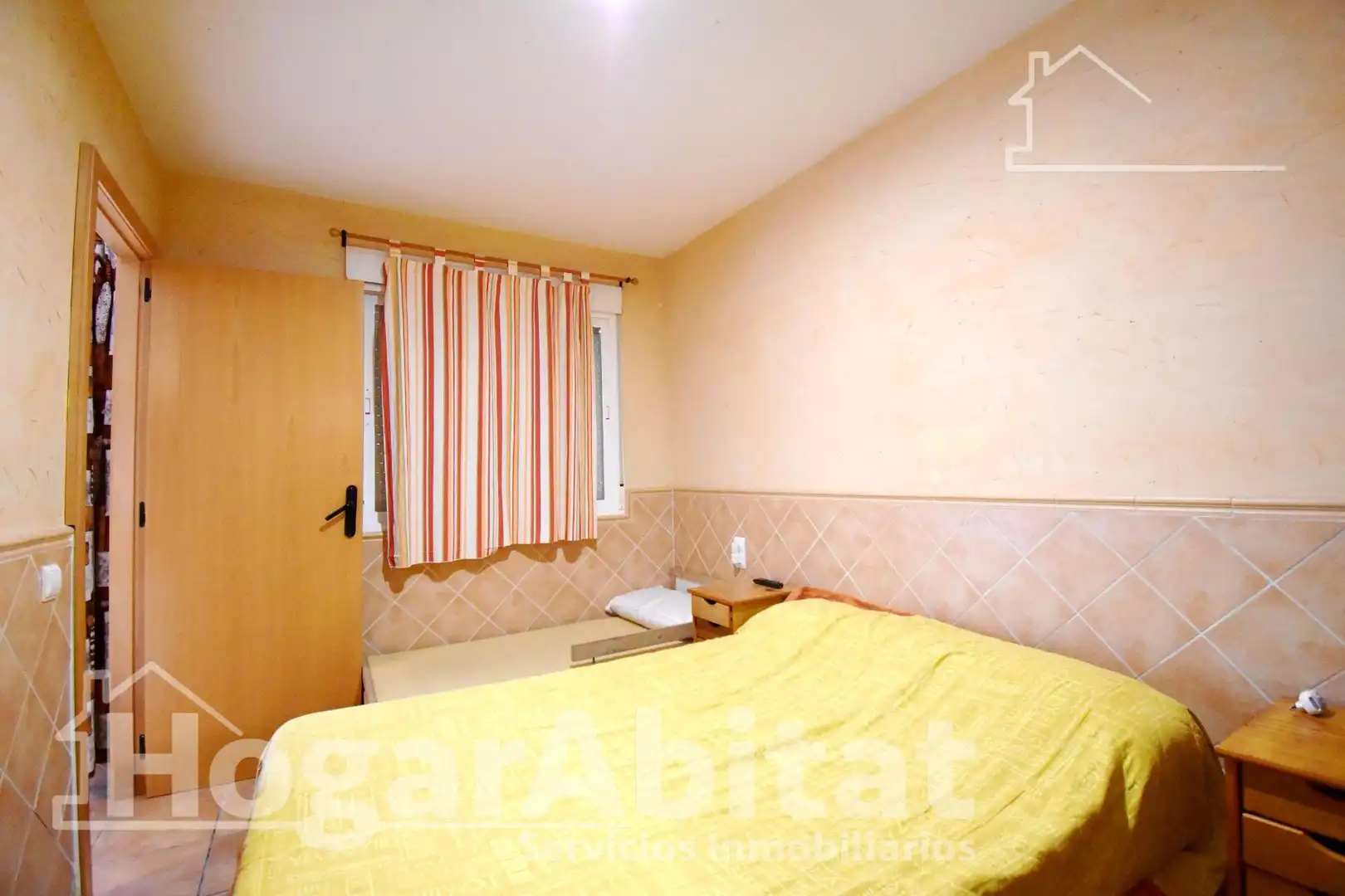 Dormitori de Pis en venda en Gandia amb Jardí privat, Terrassa i Piscina comunitària