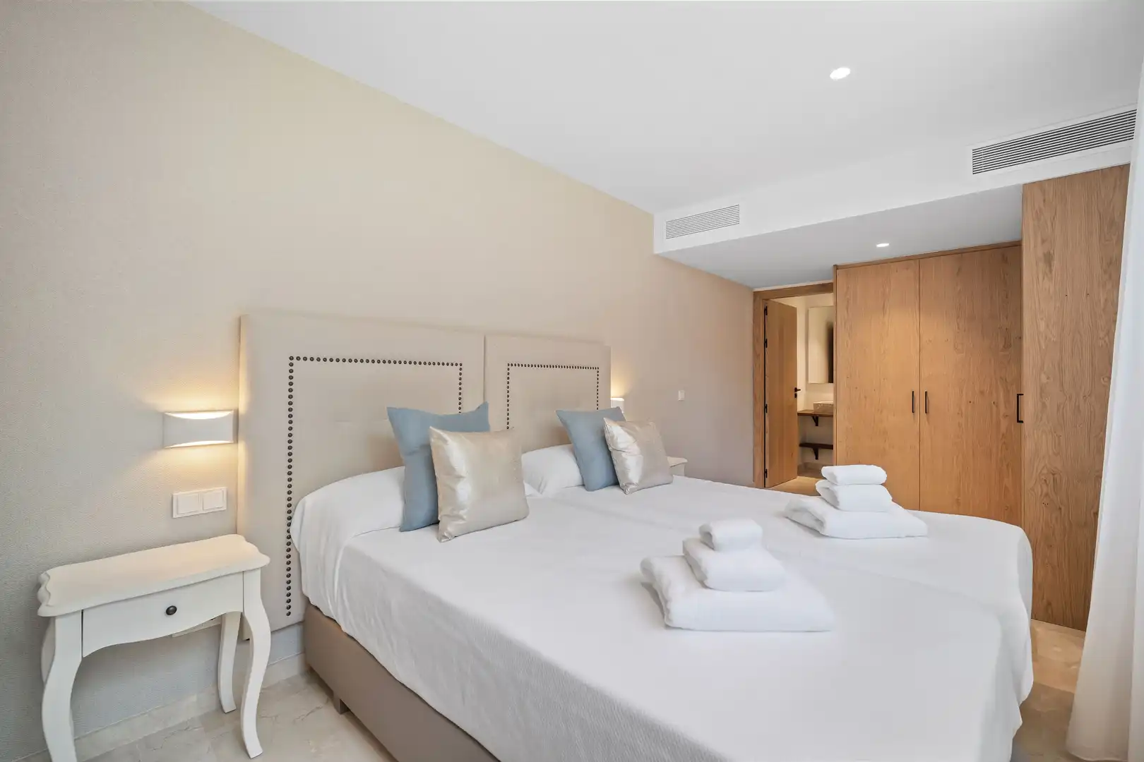 Houses for rent in Calle Alcala, Las Brisas