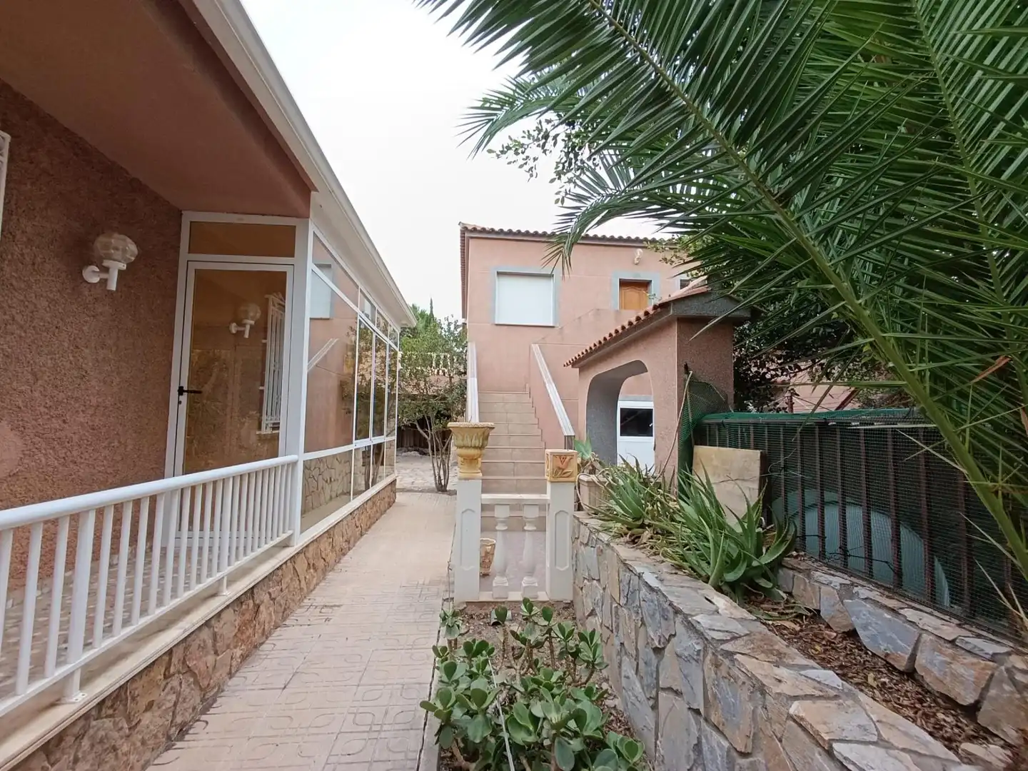 Vista exterior de Casa o xalet en venda en Elche / Elx amb Jardí privat, Terrassa i Traster