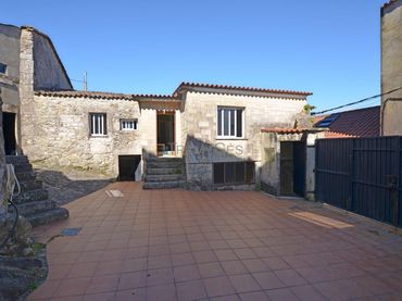 House with garden for sale in LUGAR OUTEIRO - CAMPOSANCOS