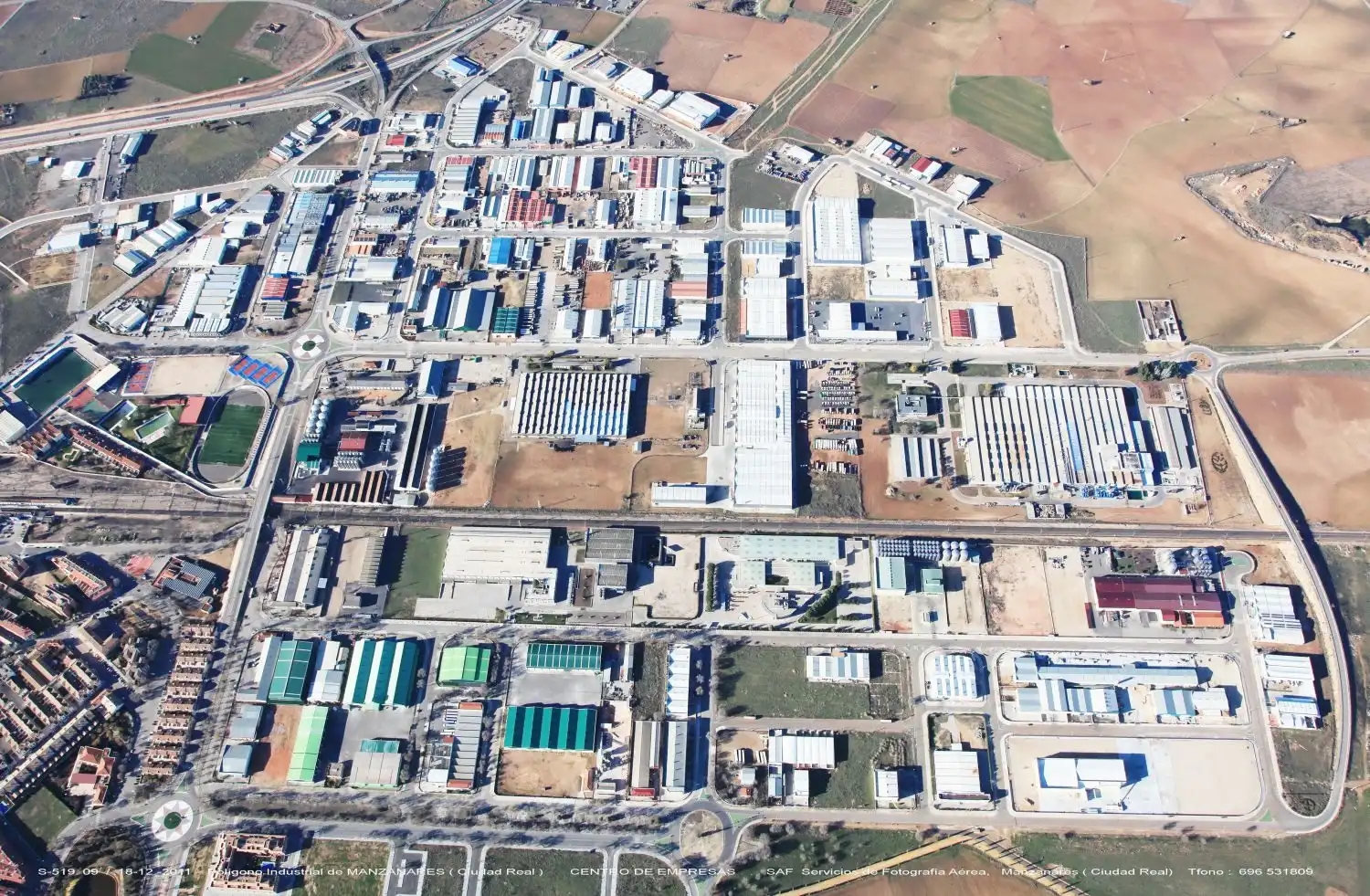 Außenansicht von Fabrikhallen zur Miete in Manzanares