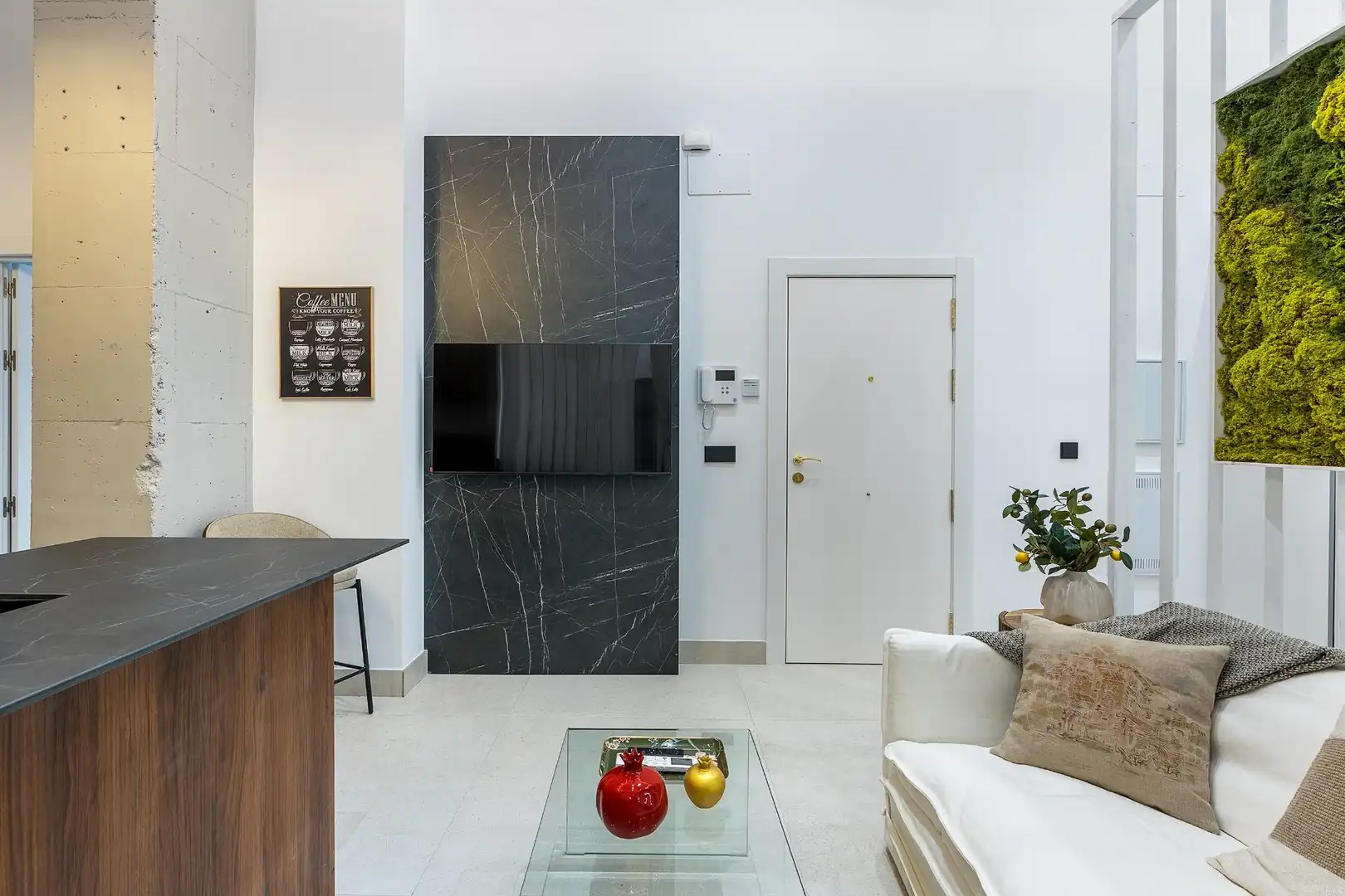 Living room of Ground floor for sale in Granada  with Air Conditioner, Private garden and Furnished