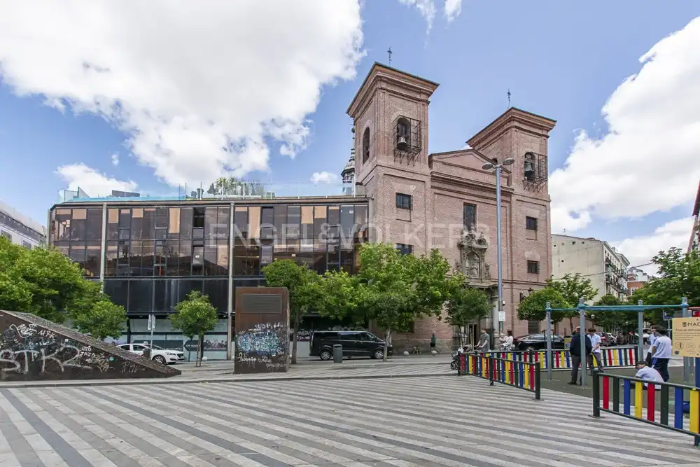 Außenansicht von Wohnung zur Miete in Madrid mit Klimaanlage, Heizung und Möbliert