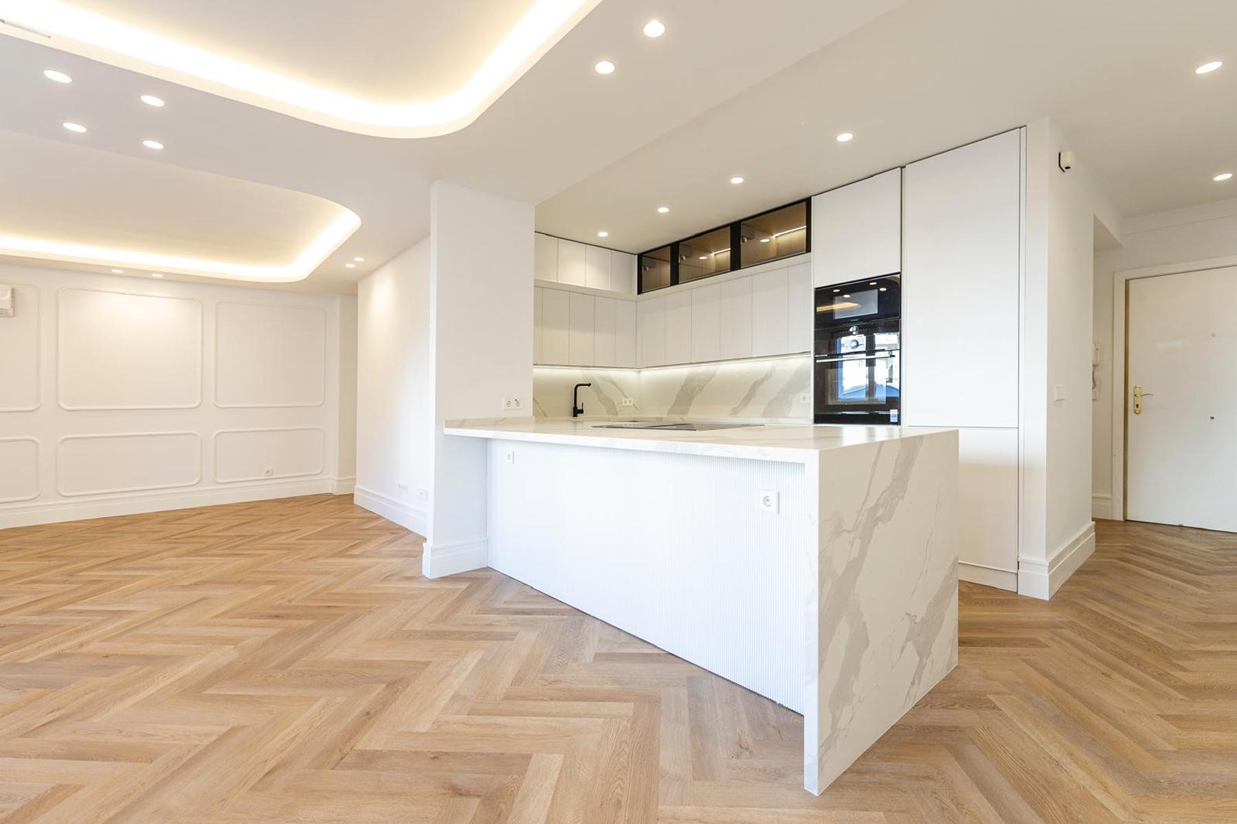 Cuina de Apartament en venda en  Madrid Capital amb Aire condicionat, Calefacció i Terrassa
