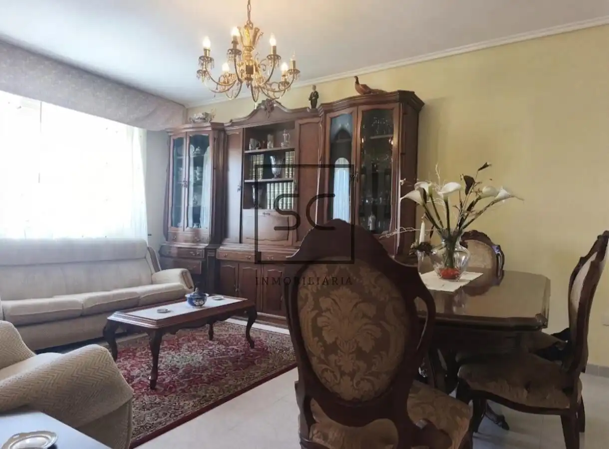 Sala d'estar de Casa o xalet en venda en Narón amb Calefacció i Jardí privat