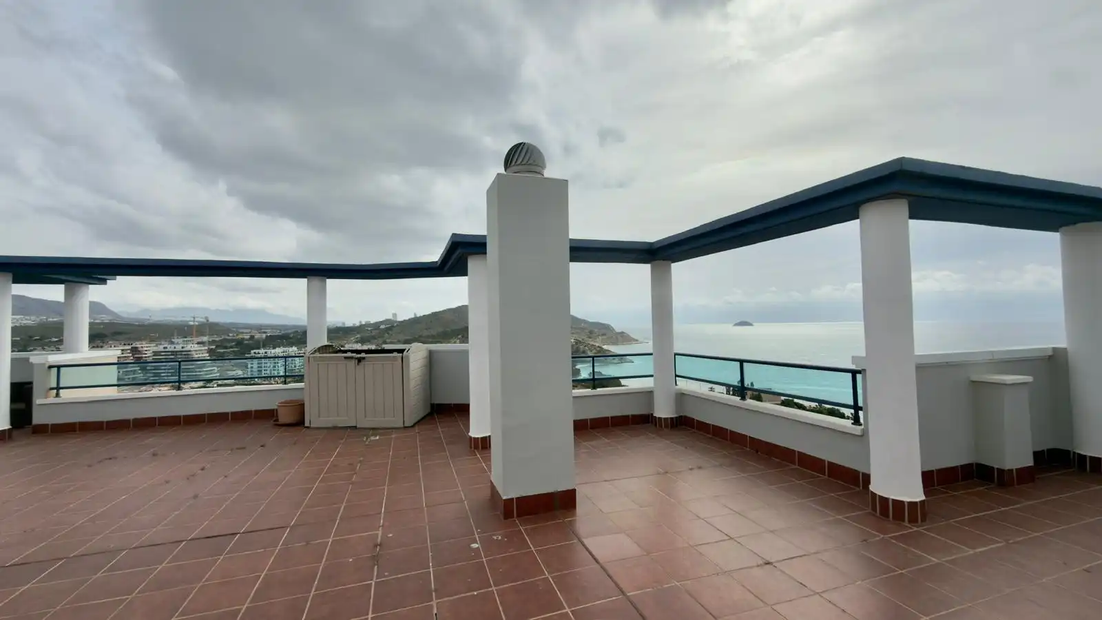 Terrasse von Dachboden zum Verkauf in Villajoyosa / La Vila Joiosa mit Klimaanlage, Privatgarten und Terrasse