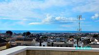 Vista exterior de Casa o xalet en venda en Vilanova i la Geltrú amb Aire condicionat, Calefacció i Jardí privat