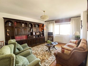 Piso con balcón en venta en Avenida Lugo
