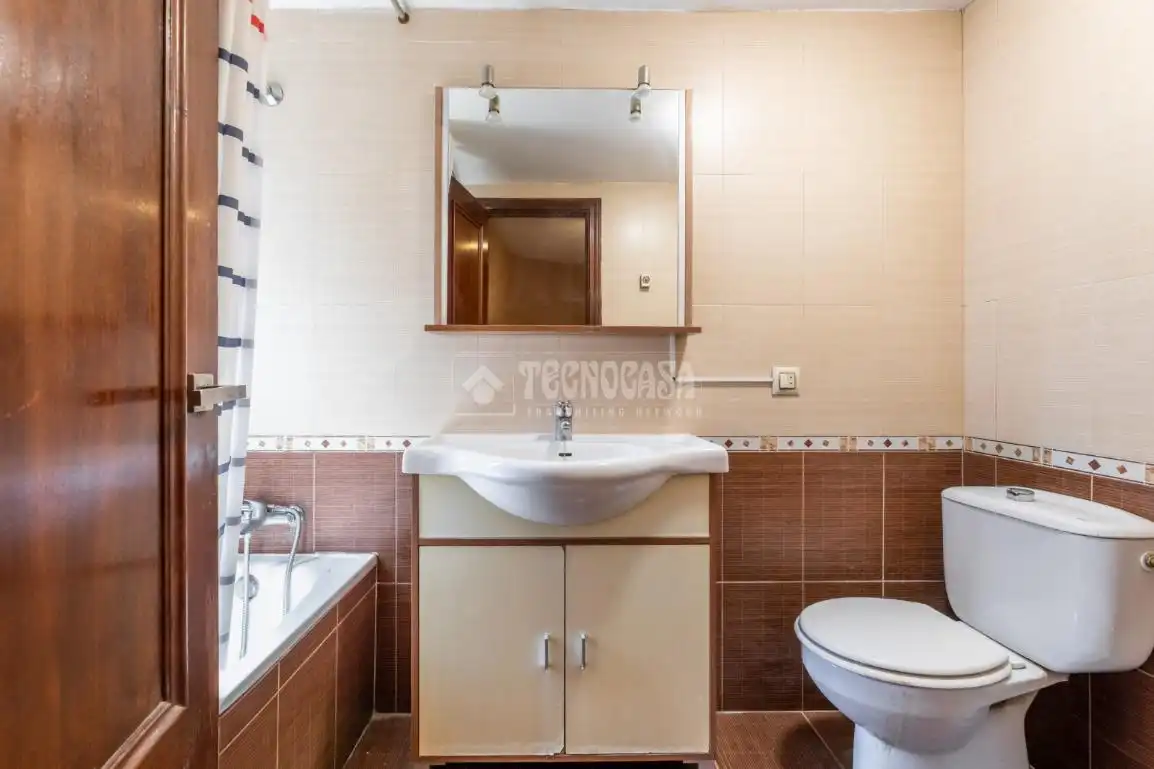 Baño de Casa adosada en venta en Las Rozas de Madrid con Aire acondicionado, Calefacción y Terraza