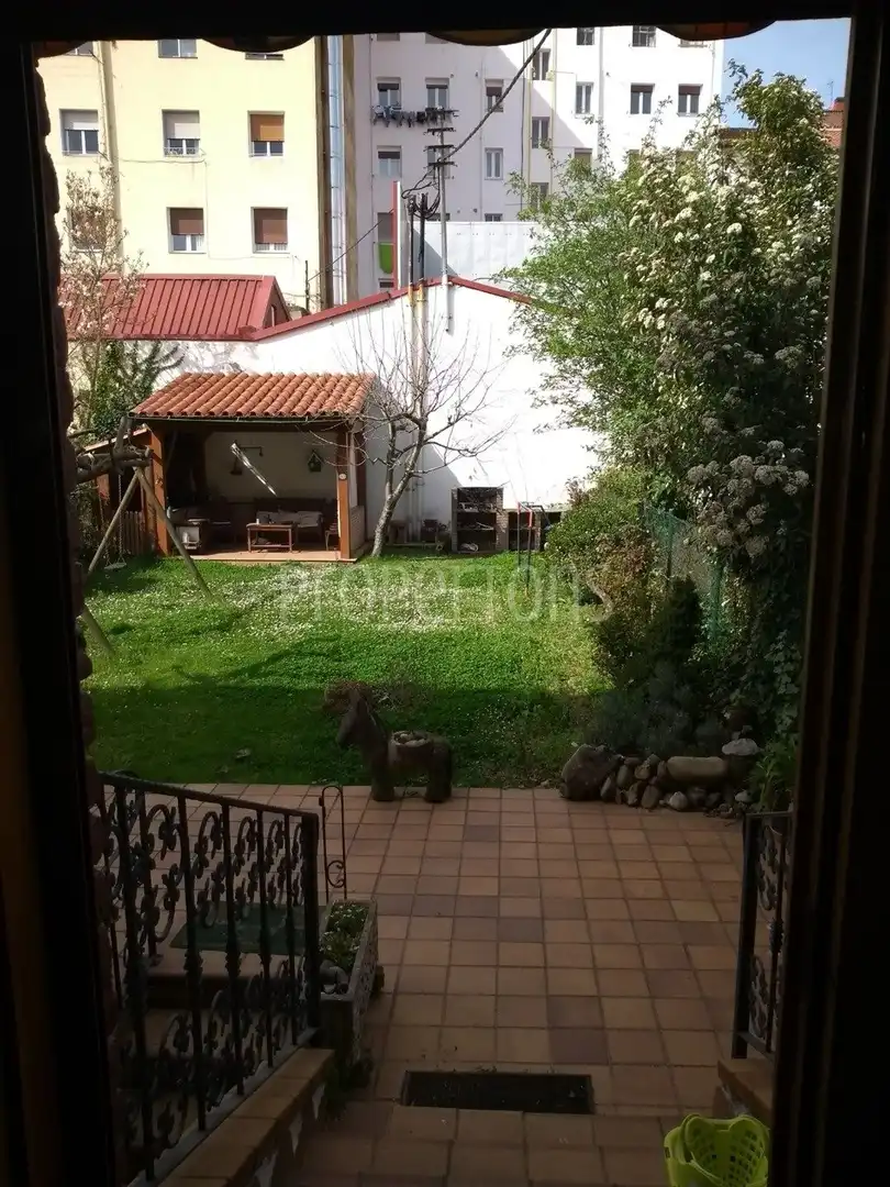 Jardí de Casa o xalet en venda en Vitoria - Gasteiz