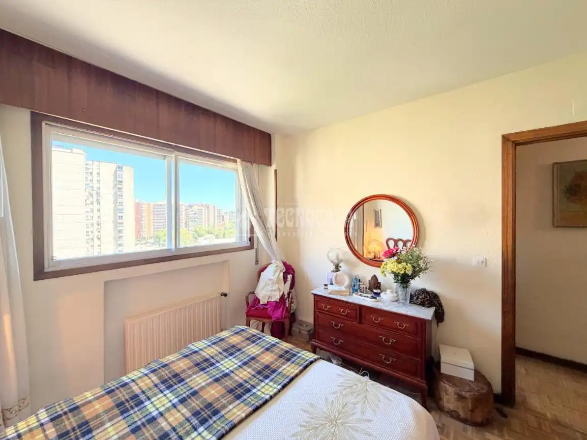 Schlafzimmer von Wohnung zum Verkauf in Madrid mit Heizung, Privatgarten und Schwimmbad