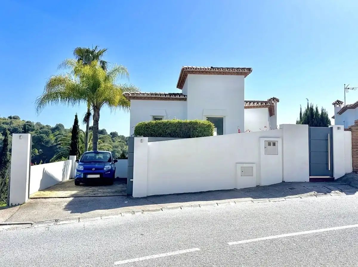 Chalet con piscina en venta en Calle Huelva de Calahonda 3820, imagen 19