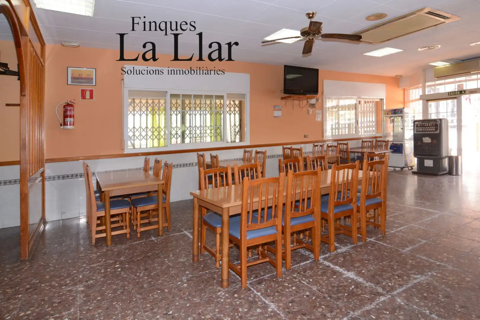 Commercial properties for sale in d'Ernest Lluch, Torrent Ballester