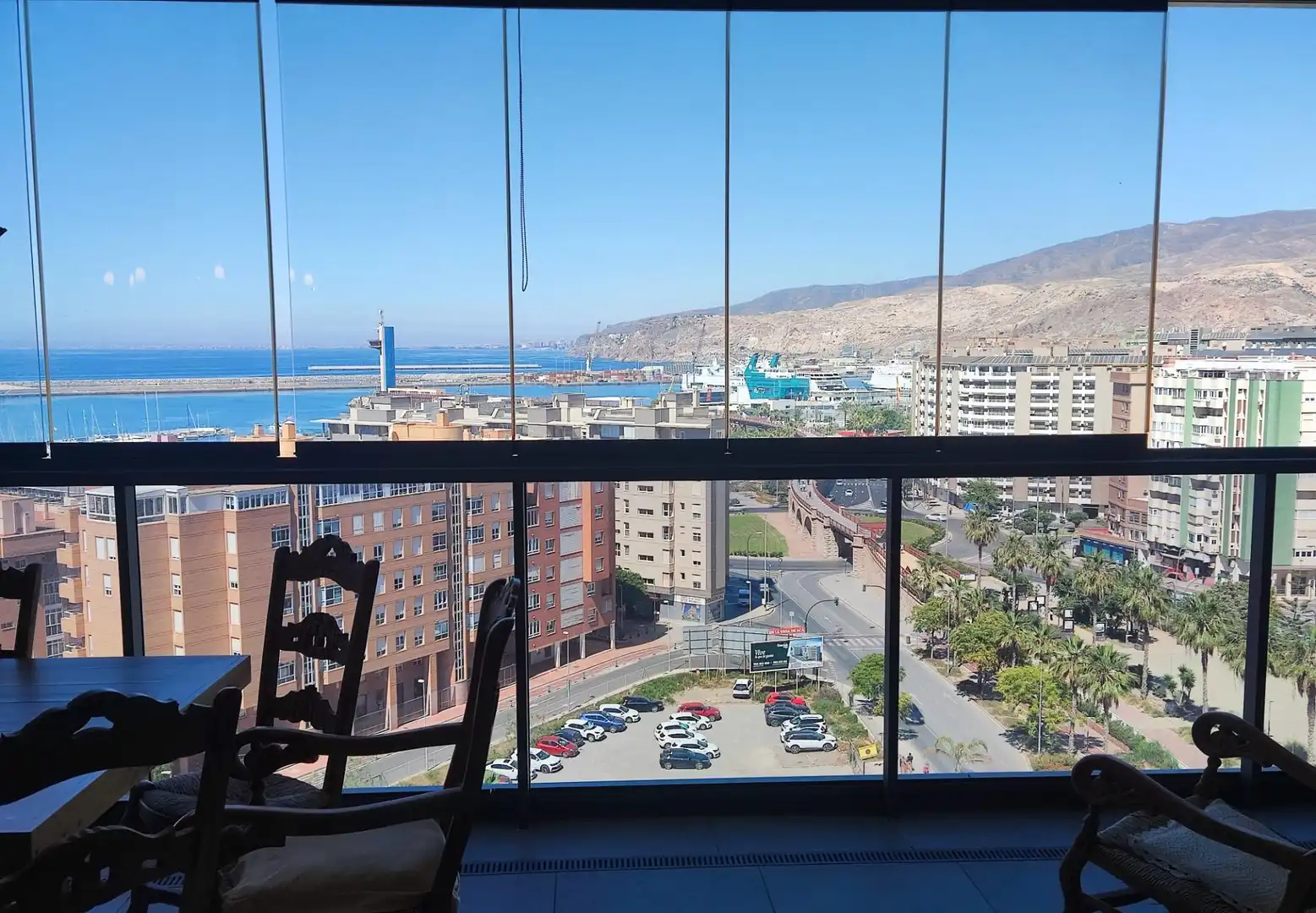 Vista exterior de Piso de alquiler en Almería con Aire acondicionado, Calefacción y Jardín privado