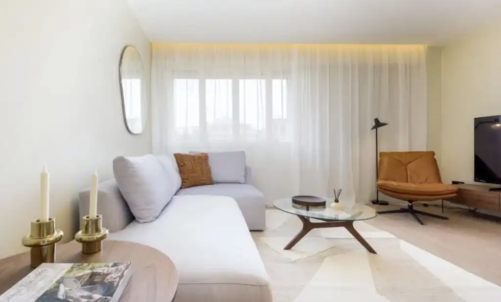 Sala d'estar de Apartament en venda en Barcelona amb Aire condicionat i Moblat