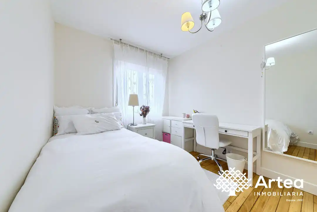 Bedroom of Flat for sale in Bilbao   with Heating