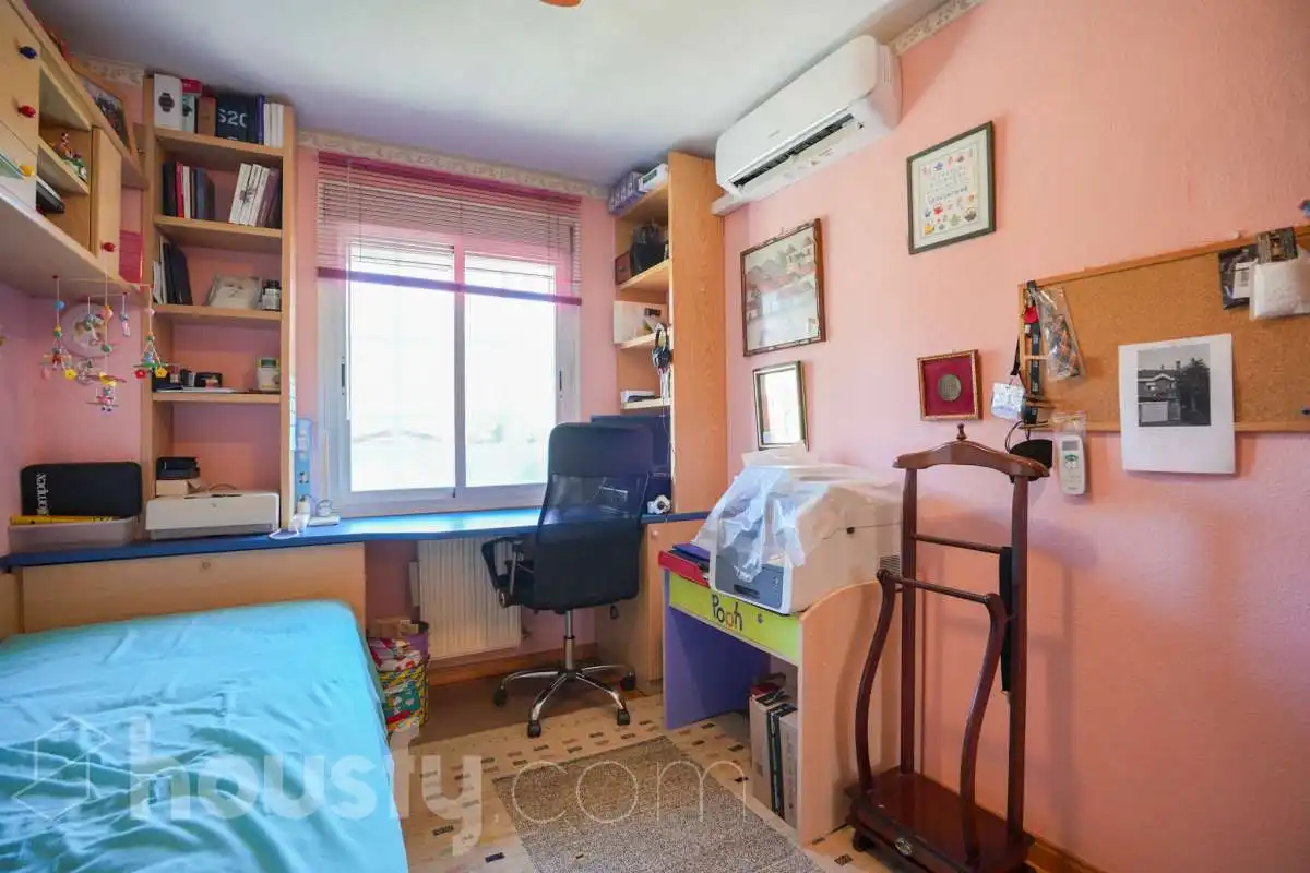 Habitación de Casa o chalet en venta en Rivas-Vaciamadrid con Aire acondicionado, Calefacción y Jardín privado
