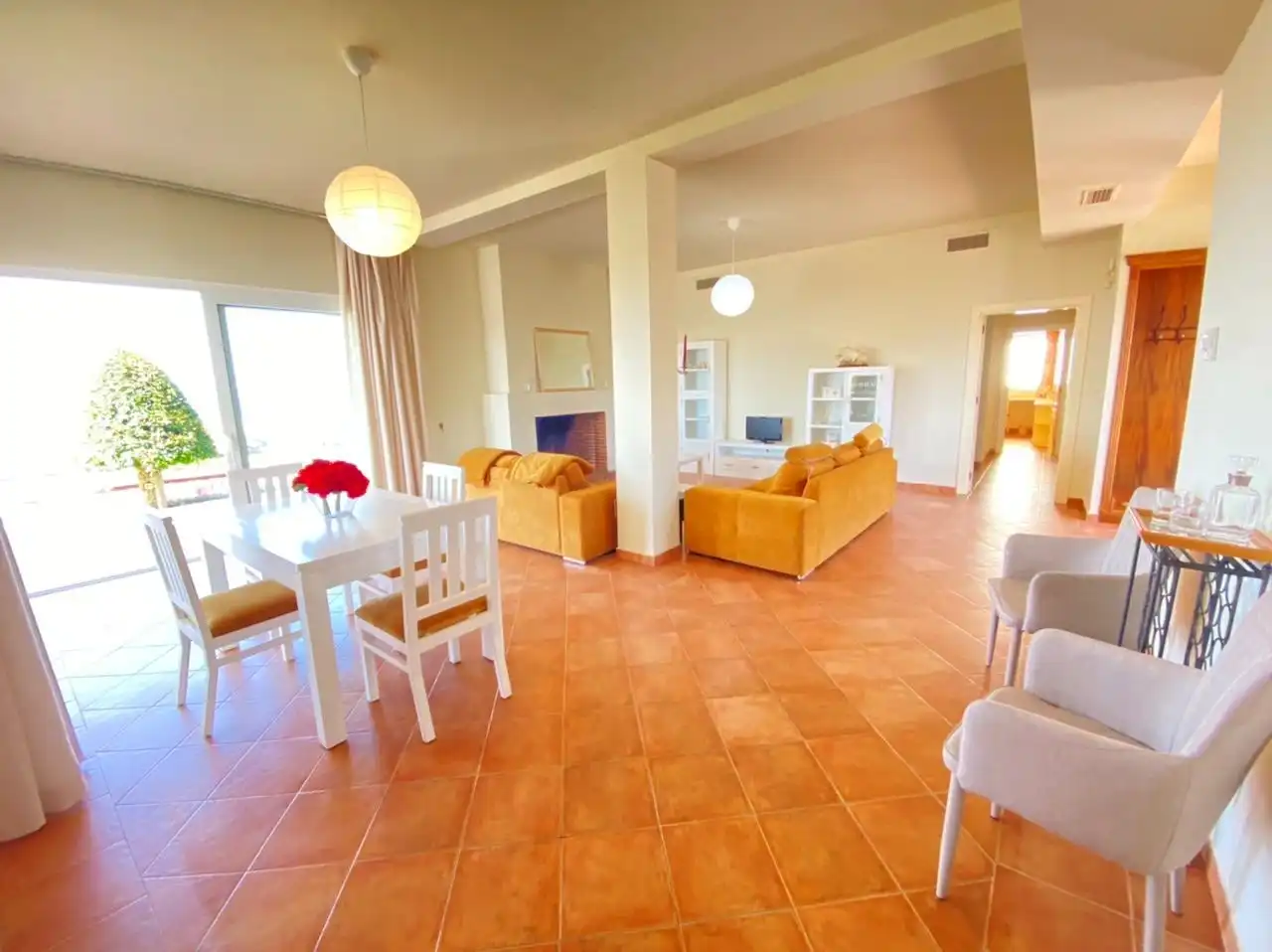 Sala d'estar de Casa o xalet en venda en Torrox amb Aire condicionat, Jardí privat i Traster
