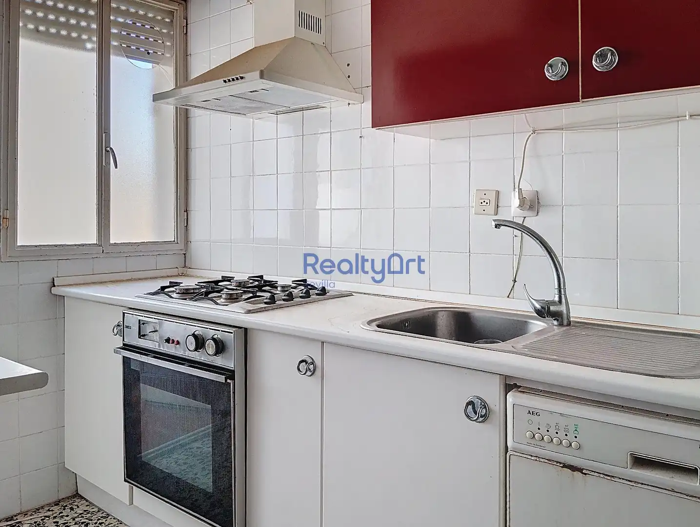 Kitchen of Flat for sale in Sevilla  with Air Conditioner