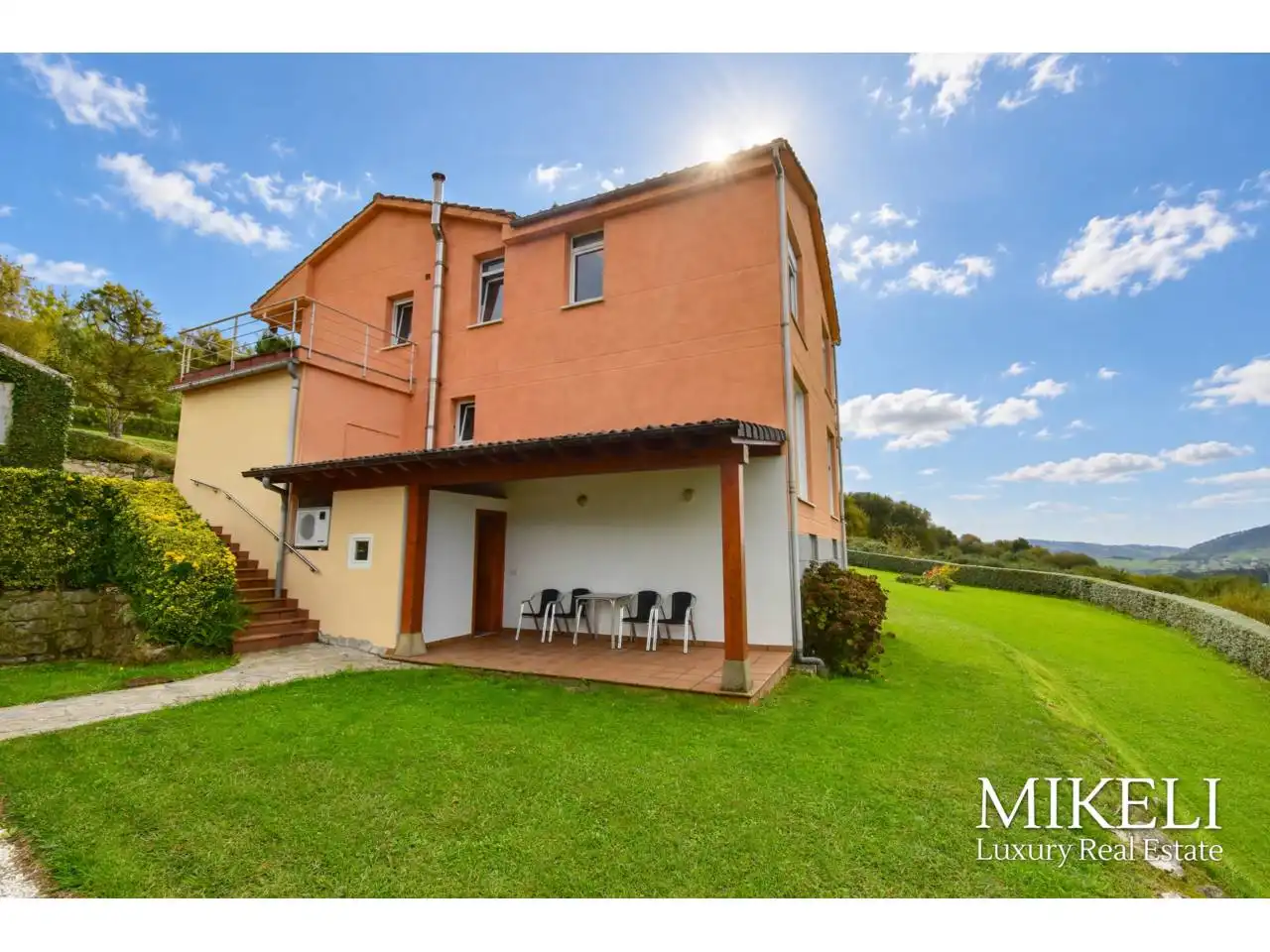 Vista exterior de Casa o xalet en venda en Piélagos amb Calefacció, Jardí privat i Terrassa