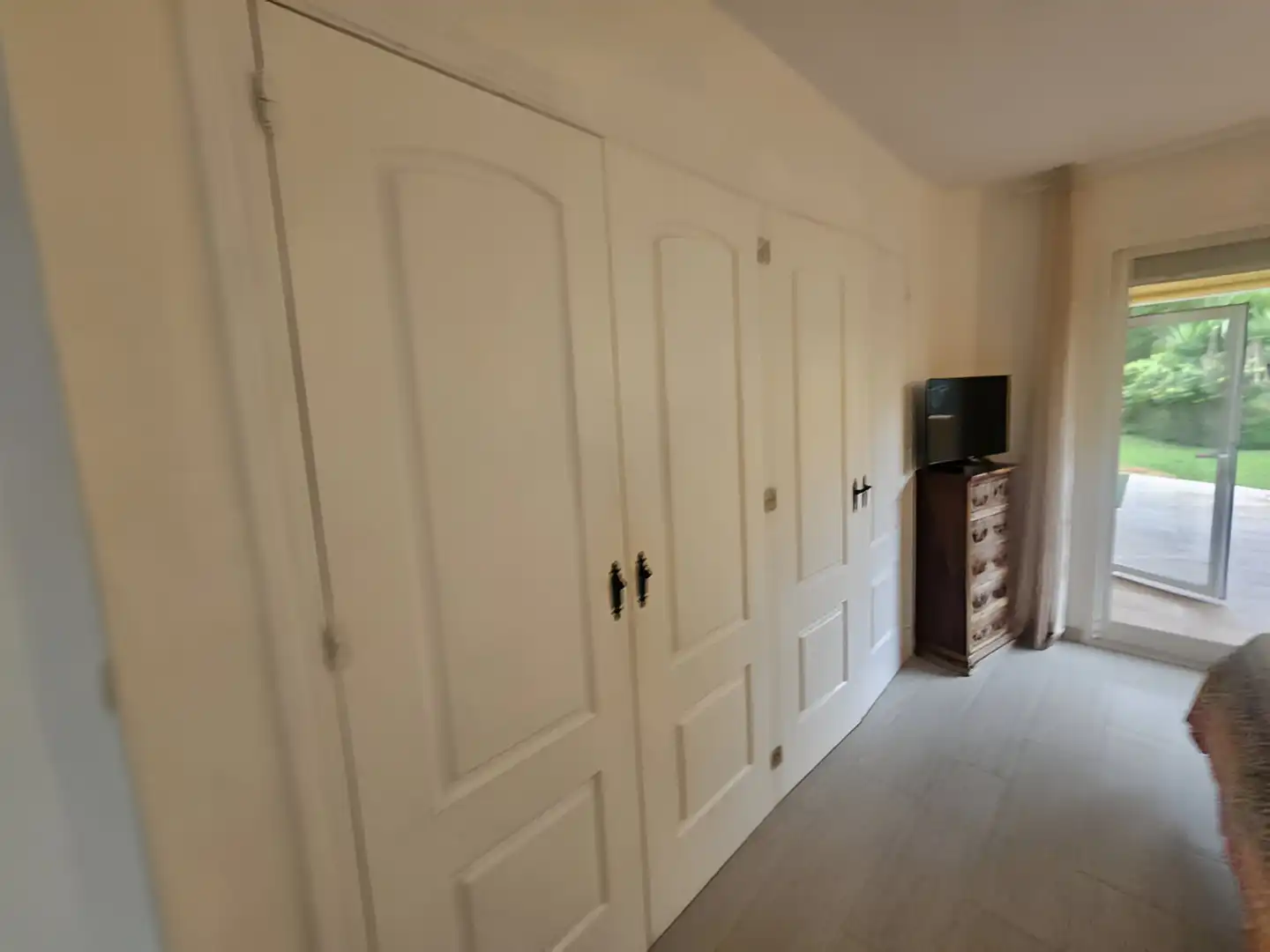 Apartamento con piscina en venta en Calahonda, imagen 25