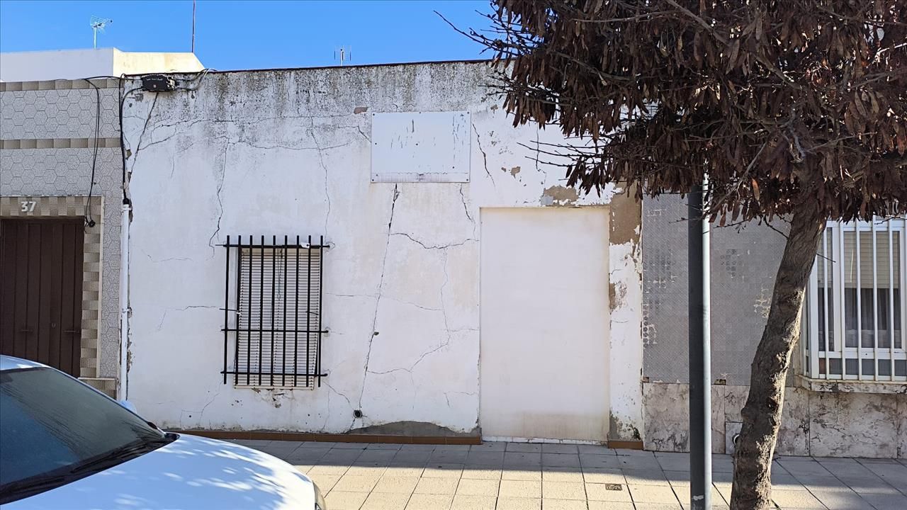 Vista exterior de Casa adosada en venta en Almendralejo