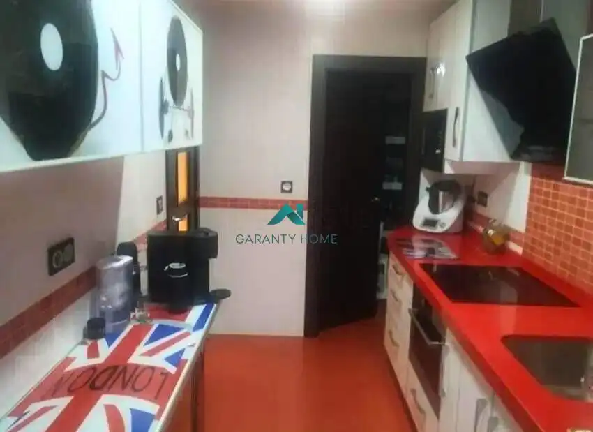 Küche von Wohnung zum Verkauf in Torredelcampo mit Klimaanlage, Heizung und Schwimmbad