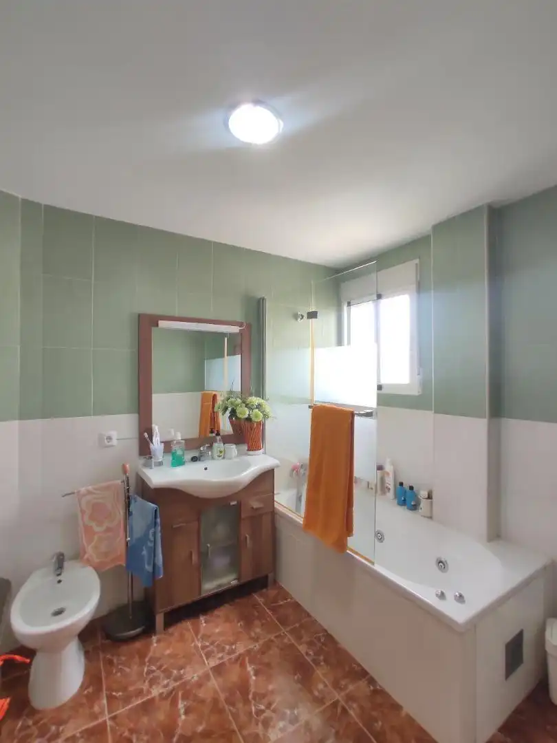 Badezimmer von Haus oder Chalet zum Verkauf in Turís mit Terrasse, Abstellraum und Schwimmbad