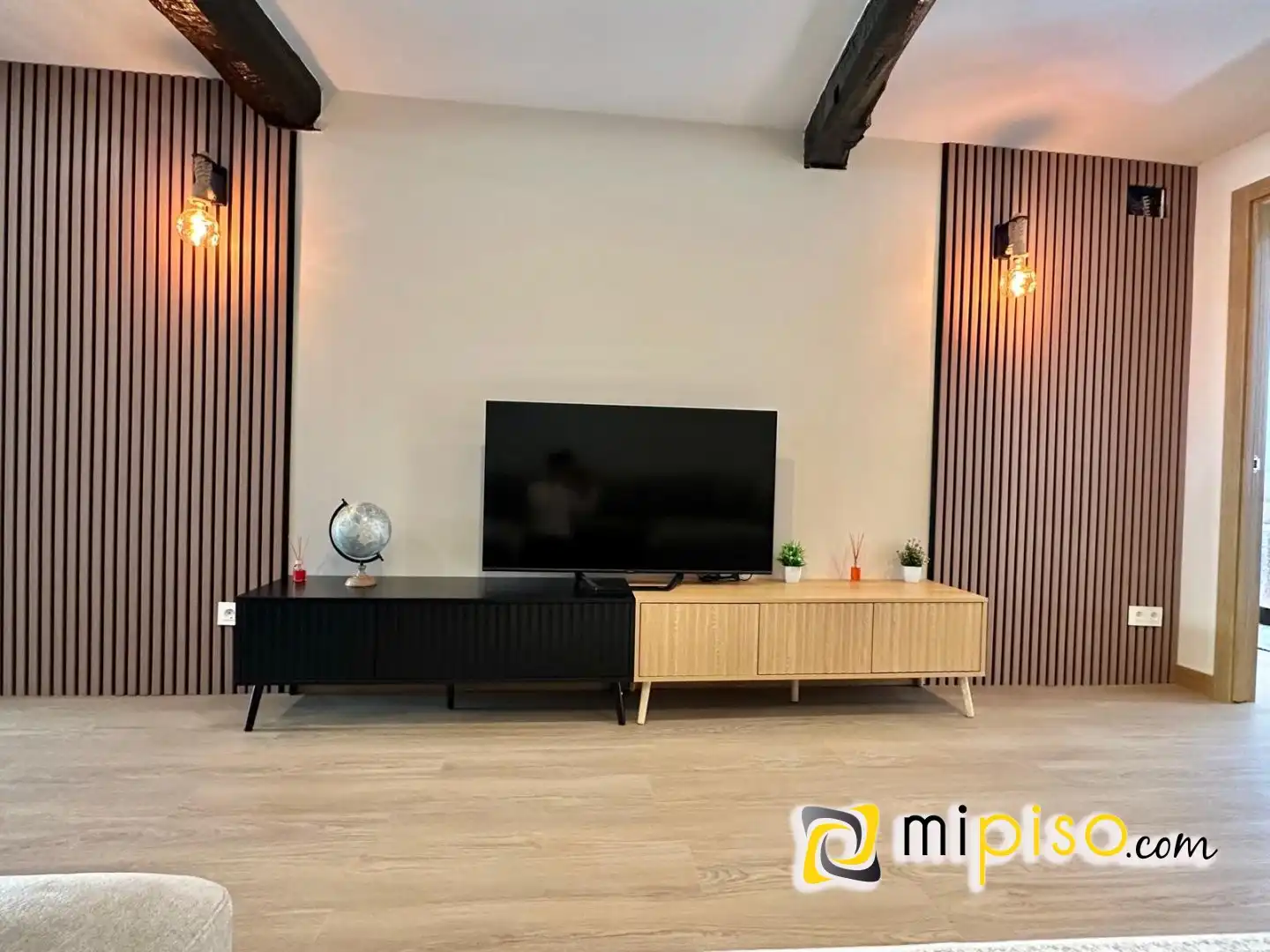 Sala de estar de Piso en venta en Laredo con Calefacción, Amueblado y Balcón