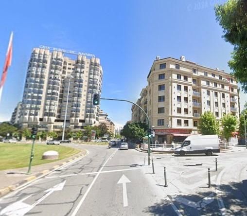 Außenansicht von Wohnungen miete in  Pamplona / Iruña mit Heizung und Balkon